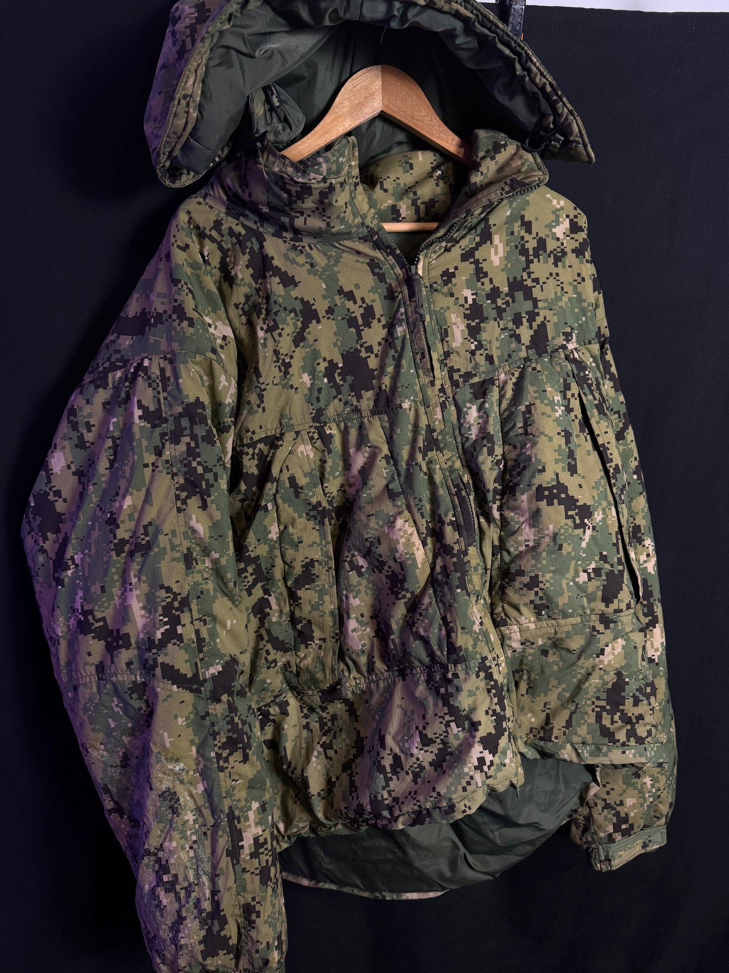 Halys AOR2 Puffer Jacket with hood