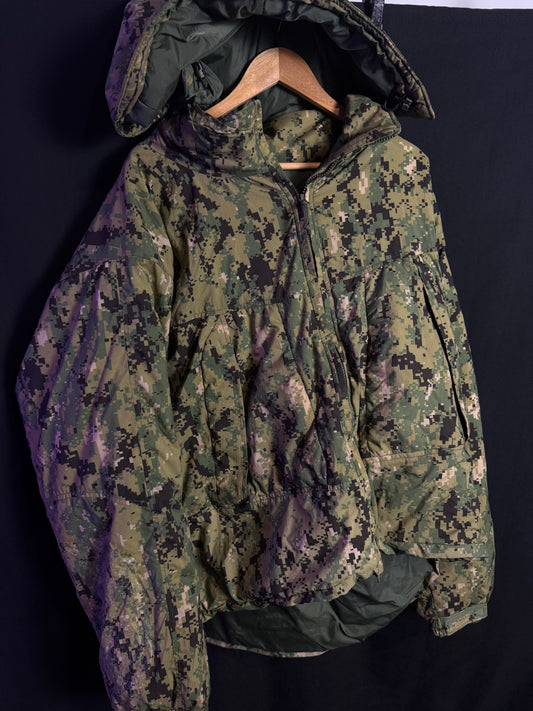 Halys AOR2 Puffer Jacket with hood