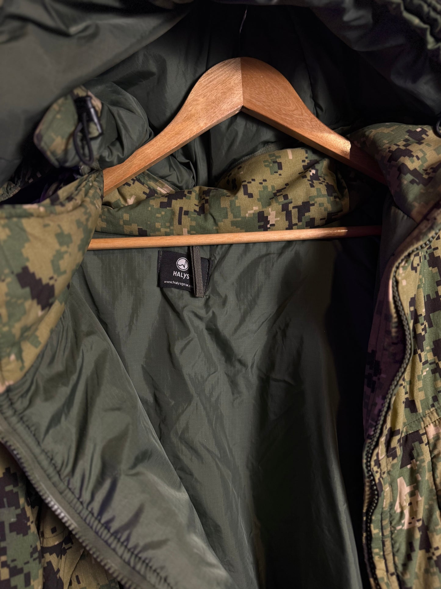 Halys AOR2 Puffer Jacket with hood