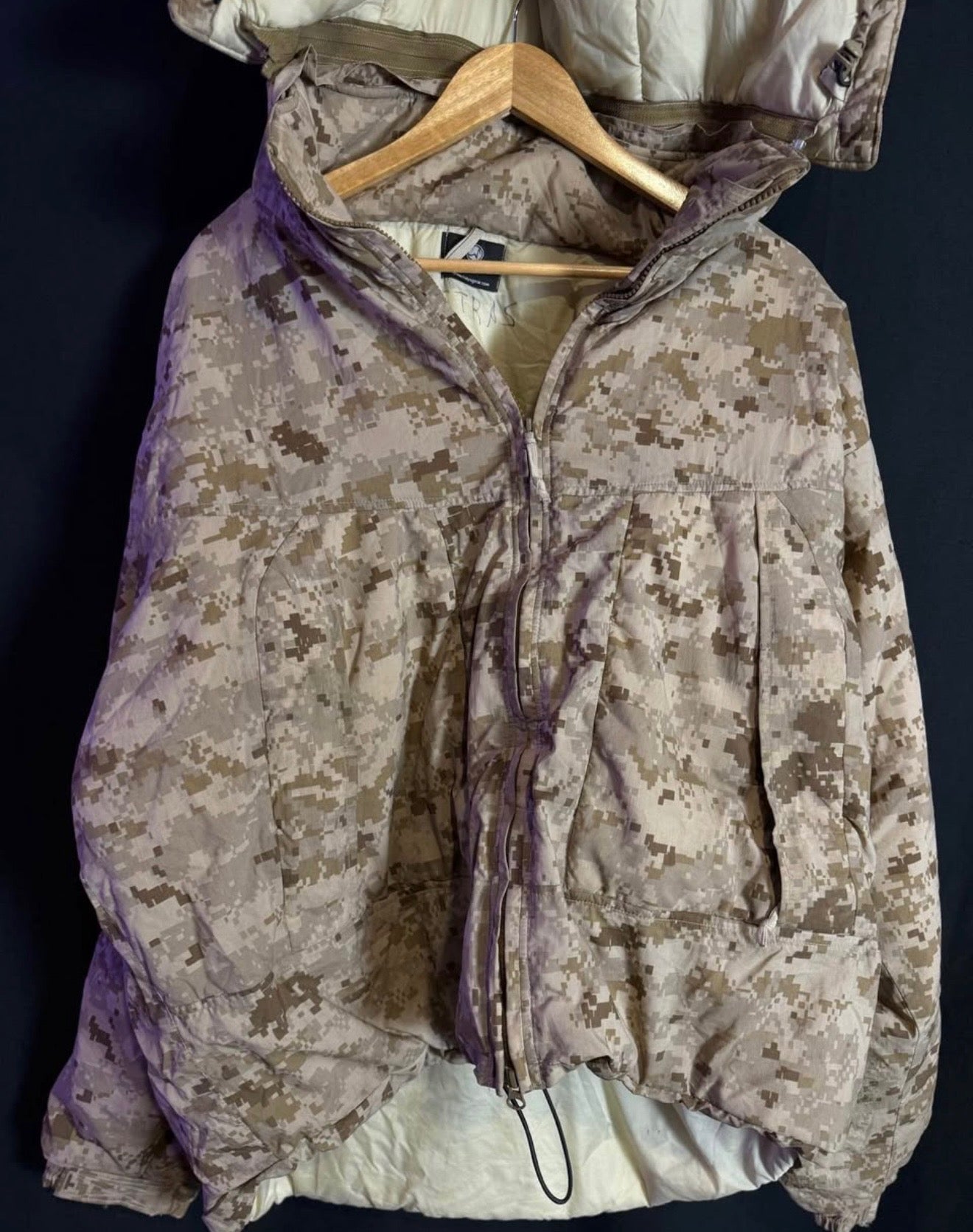 Halys AOR1 Puffer Jacket with hood